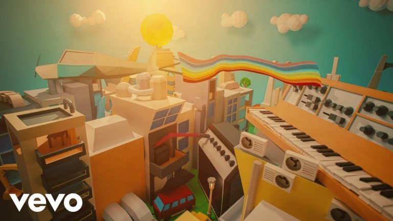 Louis The Child, Quinn XCII, Chelsea Cutler – Little Things (Official Video)